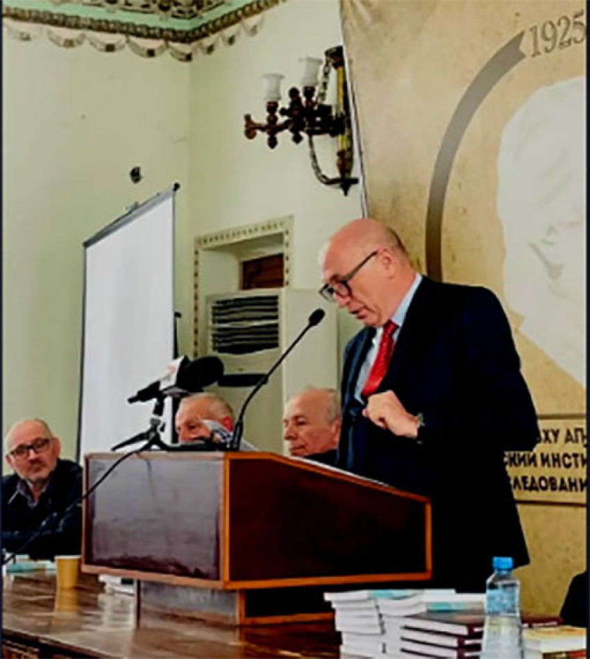 Четыре книги одного автора