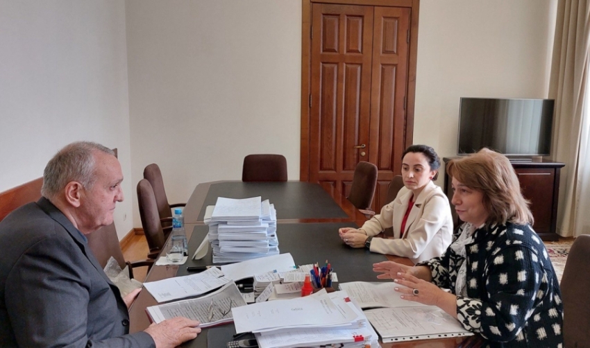 АЛЕКСАНДРУ АНКВАБУ ДОЛОЖИЛИ О ХОДЕ ДЕЛ В СТАТИСТИКЕ И СТРОИТЕЛЬСТВЕ