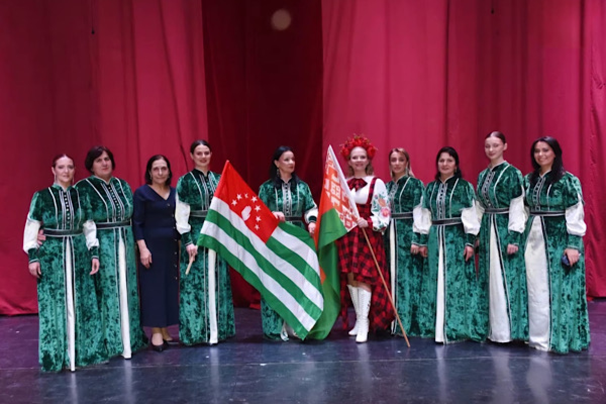 &laquo;Танцы над Эльбрусом&raquo; и ансамбль &laquo;Гунда&raquo;